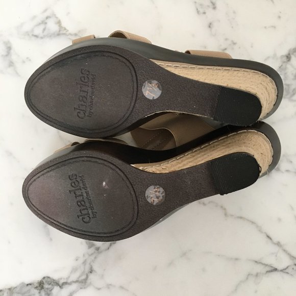 Charles David "Treasury" Wedge Sandal MINT 6.5M - Picture 7 of 8